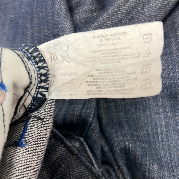 Rock & Republic Kasandra Flare Leg Jeans with Sequin Embellished Back Pockets - Picture 5 of 10